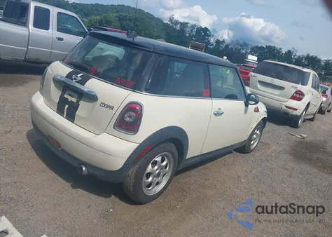 2010 Mini Cooper z USA, uszkodzony, nr VIN WMWMF3C50ATZ26274